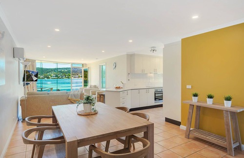 Merimbula Apartment | Cetacea Luxury Apartments - 3 Bedroom Lake View Apartment