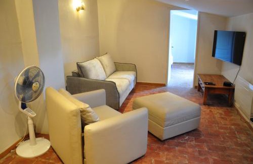 La Celle-sous-Gouzon Apartment | CEZANNe