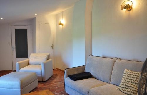 La Celle-sous-Gouzon Apartment | CEZANNe