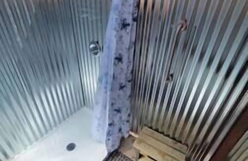 Pinehurst RV Rental | CG10 Lrg Campsite Shower Kings Canyon Sequoia NP
