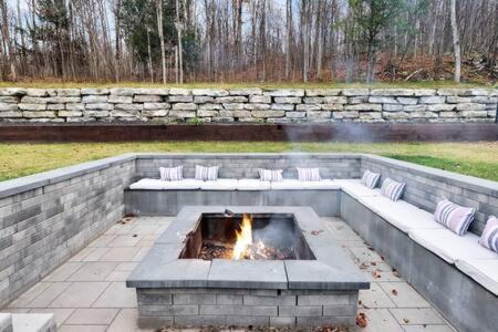 Les Collines-de-l'Outaouais Regional County Municipality Villa | Château Céleste - Villa with pool, hot tub, fire pit