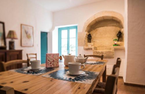 Montagne Bed & Breakfast | Château Croix Beauséjour "Maison du Vigneron"