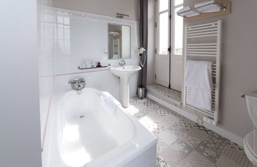La Bernerie-en-Retz Hotel | Château de la Gressière