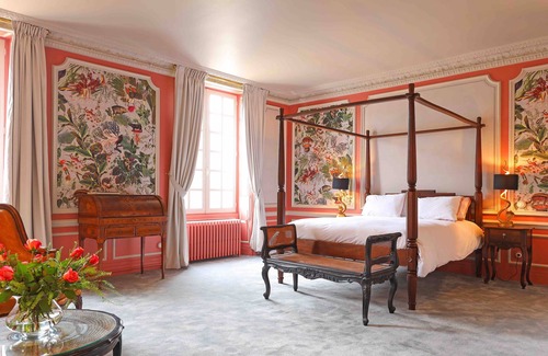 Nazelles-Negron Bed & Breakfast | Château de la Huberdière