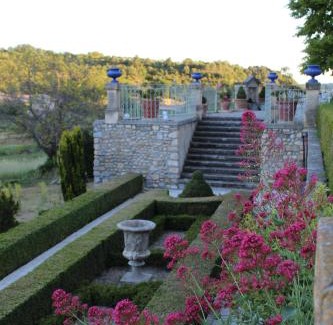 Valensole Bed & Breakfast | Château du Grand Jardin