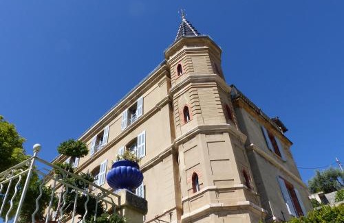 Valensole Bed & Breakfast | Château du Grand Jardin