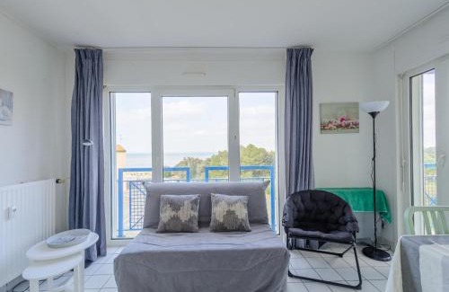 Quartier du Casino Apartment | Châtelaillon-Plage : T2 panoramique sur la mer pour 2 avec piscine - FR-1-535-2