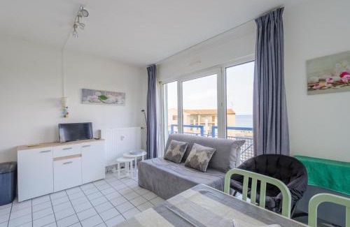 Quartier du Casino Apartment | Châtelaillon-Plage : T2 panoramique sur la mer pour 2 avec piscine - FR-1-535-2