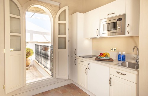 Encarnacion-Regina Apartment | CH Apartments Rooftop Terrace
