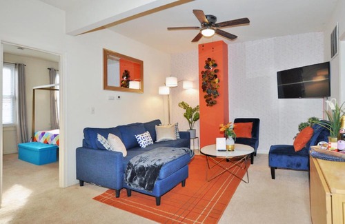 Capitol Hill Apartment | CH2 CH3 Fully Furnished Spacious Oasis Dog-friendly 2BR Capitol Hill