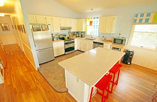 Colington Harbour House | CH245- Waterfront- 3 BRs, Dock, Pool Table, Piano, Comm Pool, Dog Friendly!