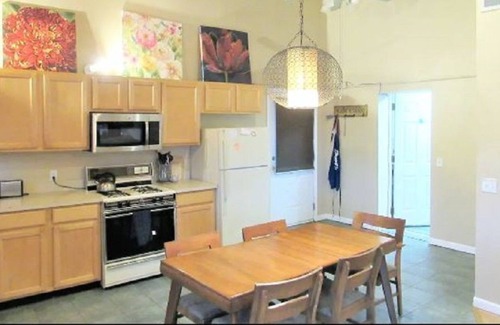 Novelty Cottage | Chagrin Valley Cottage & Sweet Spot Honey--4 miles to Chagrin Falls Village