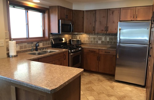 Waupaca House | Chain O'Lakes Homes for large muti-family groups, Sleeps 20.