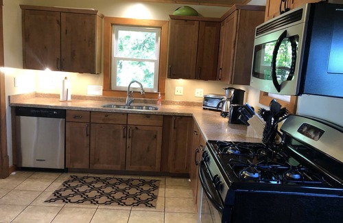Waupaca House | Chain O' Lakes Homes for large multi-family groups, Sleeps 19