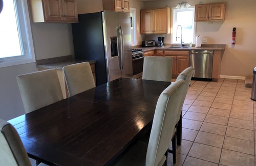 Waupaca House | Chain O' Lakes Homes for large multi-family groups, Sleeps 19