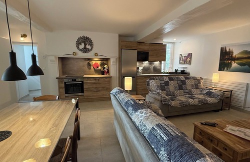 Chateau-Chinon House | CHAINTRE LA FERME