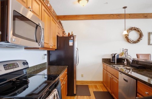Boone House | Chalakee Lodge CB-3: Gated Resort, Indoor/Outdoor Pools and Hot Tub, Resort Hot Tub, Fitness, Gas.