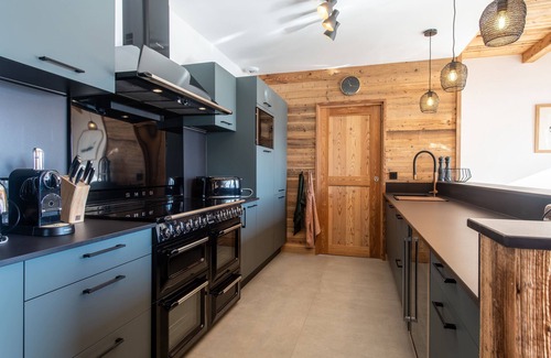 La Toussuire Ski Chalet | Chalets de Cœur - chalet KIERA from 100m to the slopes with swimming pool