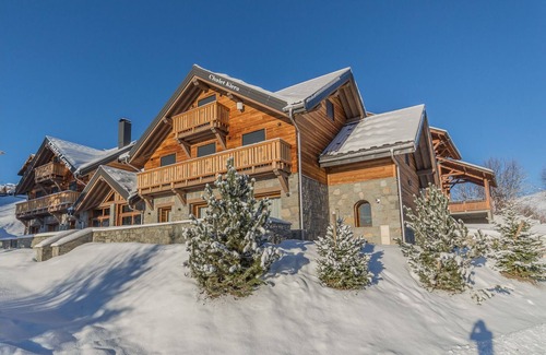 La Toussuire Ski Chalet | Chalets de Cœur - chalet KIERA from 100m to the slopes with swimming pool