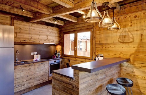 Le Praz Ski Chalet | Chalet, 100m from resort center, balcony, fireplace or stove, tv, 150m², Courchevel