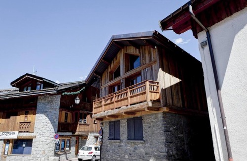 Le Praz Ski Chalet | Chalet, 100m from resort center, balcony, fireplace or stove, tv, 150m², Courchevel