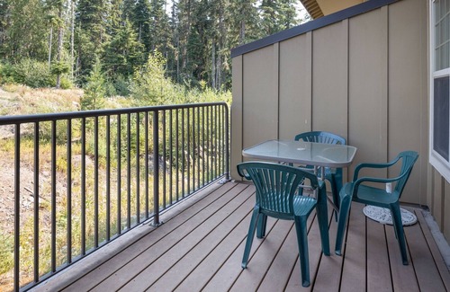 Government Camp Ski Chalet | Chalet 140 at the Official Collins Lake Resort