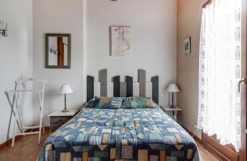 Cauterets Apartment | Chalet 2 chambres, 6 pers, terrasse, balcon, parking, wifi, près ski et commerces - FR-1-401-52