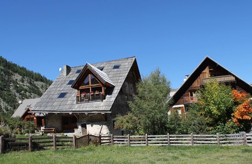Cervieres Ski Chalet | Chalet 200m2 of the 18th century with sauna, fireplace and Jacuzzi.
