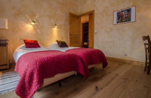 Les Tines Ski Chalet | Chalet, 2nd floor, terrace, balcony, fireplace or stove, parking, tv, 210m², Chamonix