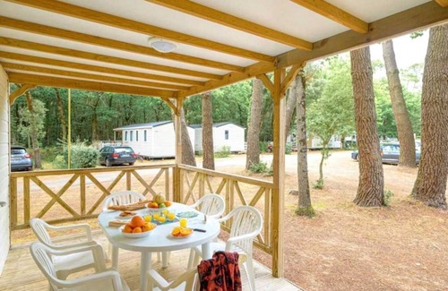 Saint-Hilaire-de-Riez Ski Chalet | Chalet 4 étoiles - Piscine - eeccei