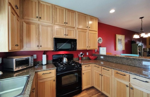 Government Camp Ski Chalet | Chalet 68 at the Official Collins Lake Resort