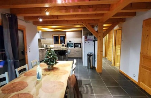 Villard-sur-Doron Ski Chalet | Chalet 8 Personnes "Le nid Daigle"