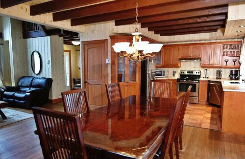 Stoneham Ski Chalet | Chalet 9017 Chemin des Alpages by Les Chalets Alpins