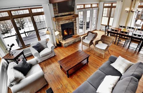 Stoneham Ski Chalet | Chalet 9023 Chemin des Alpages by Les Chalets Alpins