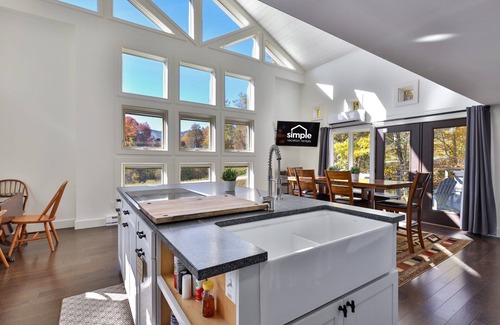 Killington House | Chalet 91 at Killington - 4BR Luxury Lodge with Hot Tub, Sauna, Pool Table