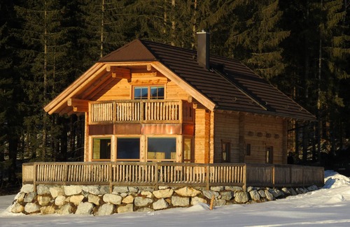 Tamsweg House | Chalet 'Alpenchalets Weissenbacher-Fuchsbau' with Mountain View, Private Terrace and Wi-Fi