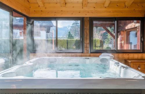 Les Bossons Ski Chalet | Chalet Altura- 5 Bedrooms - Jacuzzi and Sauna - By Cozee Rentals