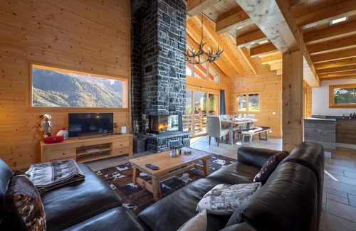 Riddes Ski Chalet | Chalet Amerhone - Luxury chalet With Jacuzzi