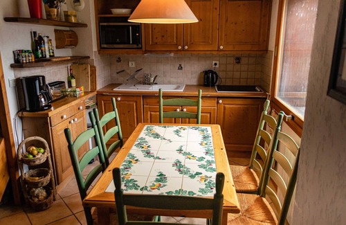 Le Tour Apartment | Chalet-apartment with internet access near slopes; ideal for skiers and walkers