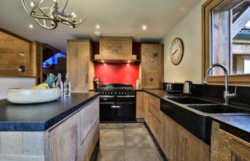 Les Houches Ski Chalet | Chalet Arte 12px Hot Bath Sauna
