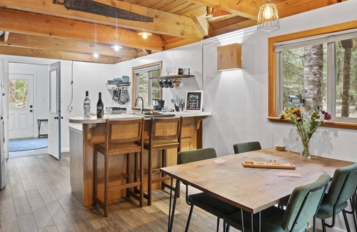 Ashford Ski Chalet | Chalet at Mt. Rainier Entrance with Hot Tub-EV Charger