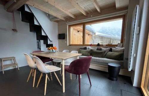 Sixt-Fer-a-Cheval Ski Chalet | Chalet* au pied d'une prairie face à la montagne
