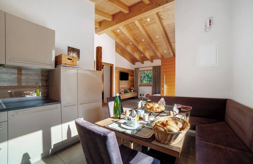 Rifiano Ski Chalet | Chalet 'Azalee' with Mountain View, Shared Pool and Wi-Fi