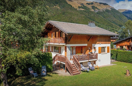 Montriond Ski Chalet | Chalet Bolay - family base for 8 with garden & hot tub - OVO Network