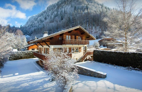Montriond Ski Chalet | Chalet Bolay - family base for 8 with garden & hot tub - OVO Network