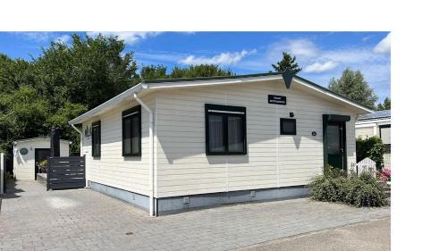 Sint-Annaland Ski Chalet | Chalet Buutengeweun, met luxe JACUZZI en TONSAUNA