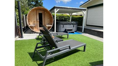 Sint-Annaland Ski Chalet | Chalet Buutengeweun, met luxe JACUZZI en TONSAUNA
