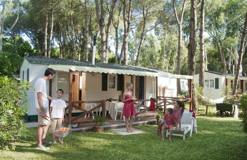 Baia Domizia Ski Chalet | Chalet by the Sea & Shade