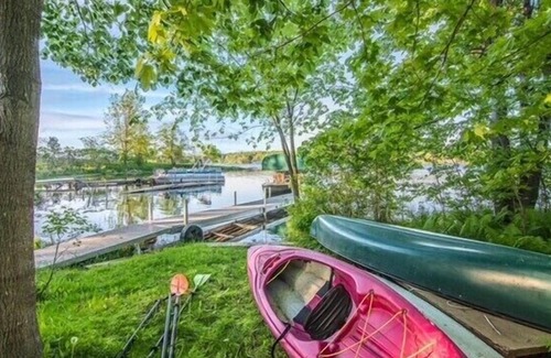 Turtle Lake Cabin | Chalet Cabin, Premier Lake, Hot tub, Sleeps 8, 1600 sq Ft., 3 bedroom, 2 bath
