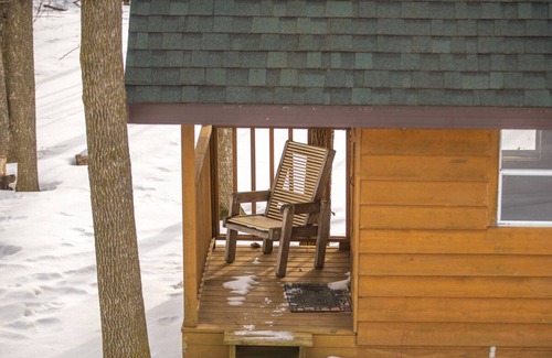 Turtle Lake Cabin | Chalet Cabin, Premier Lake, Hot tub, Sleeps 8, 1600 sq Ft., 3 bedroom, 2 bath